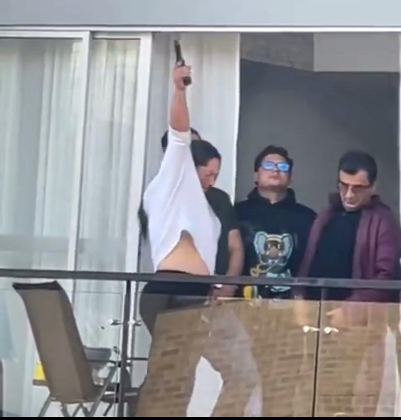 ARMA MUJER