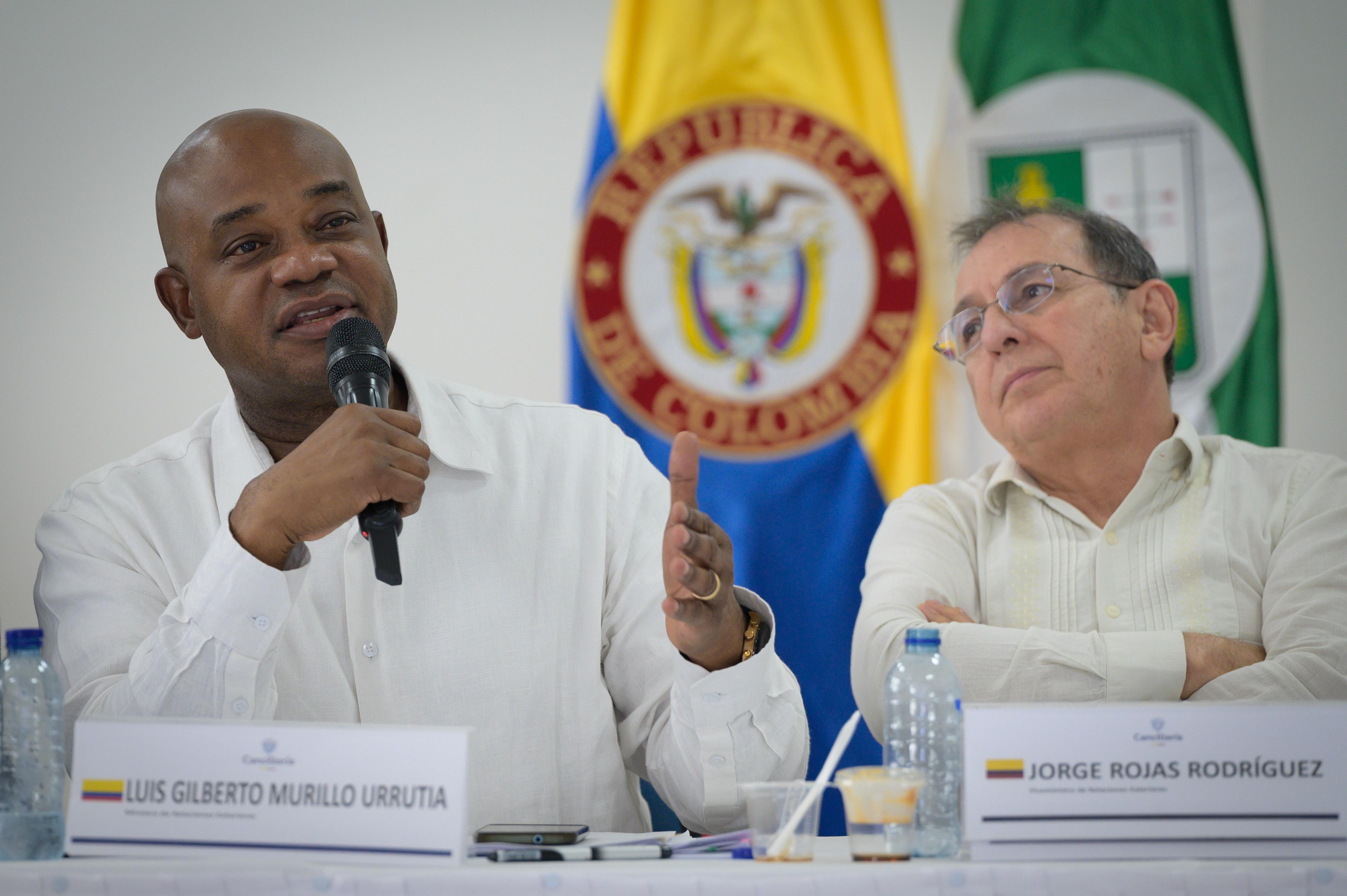 Luis Gilberto Murillo, canciller de Colombia, durante su visita a La Guajira.