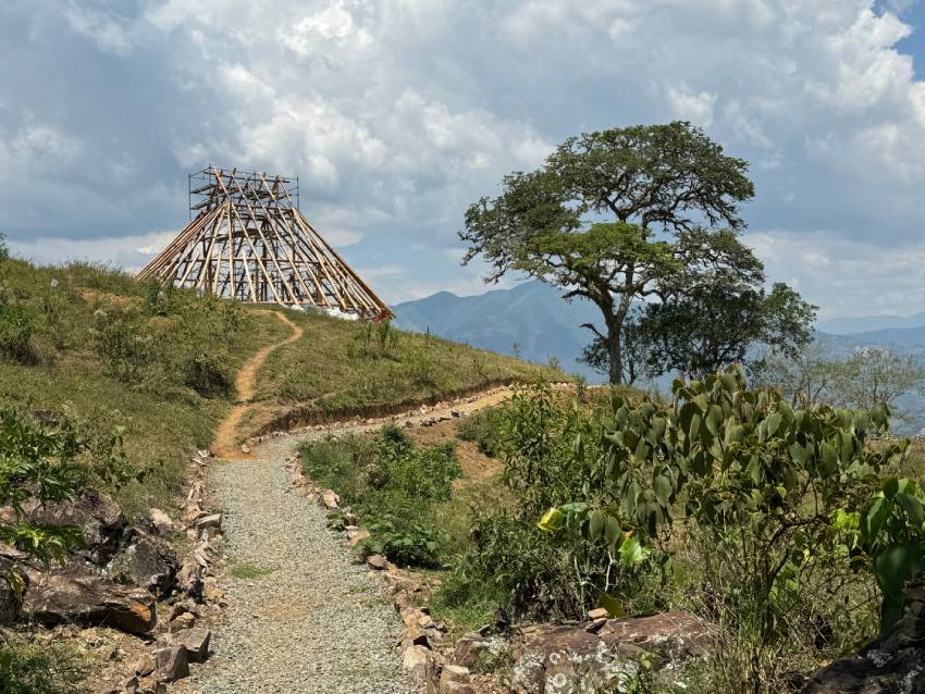 Casa del pensamiento, una de las estructuras livianas construidas en el parque / cortesía Comfama.