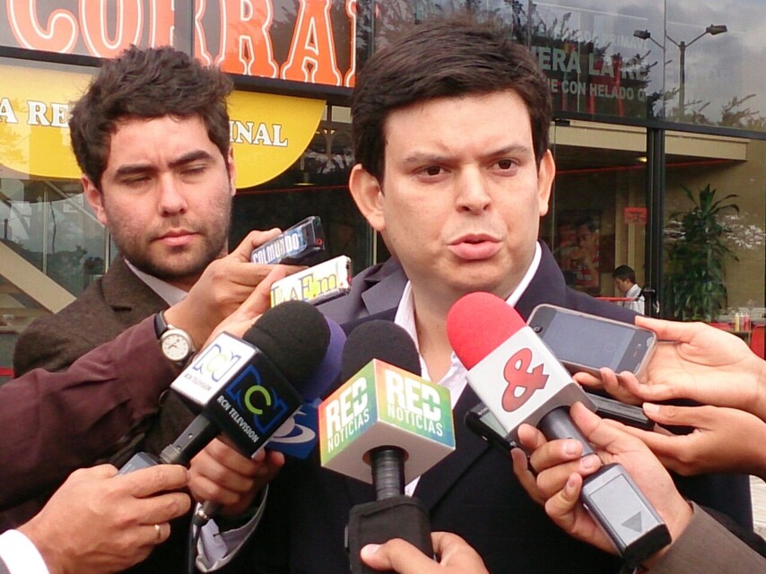 Durante su mandato (2012–2015), Alejandro Lyons lideró un entramado que saqueó las finanzas de Córdoba a través de contratos amañados y pacientes fantasmas.
