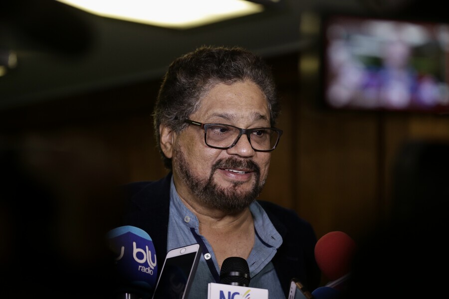 Las autoridades creen que opera desde Venezuela y aún lidera un grupo armado disidente.