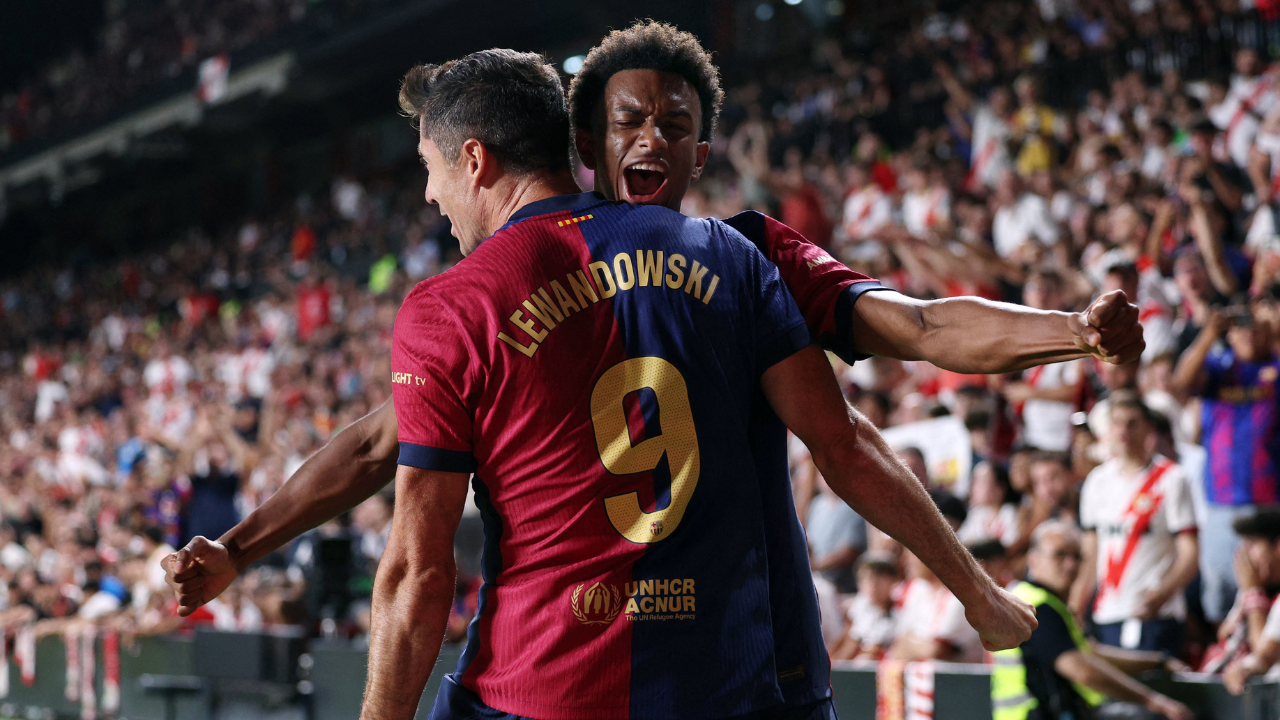 Lewandoski celebra un gol con el Barcelona FC