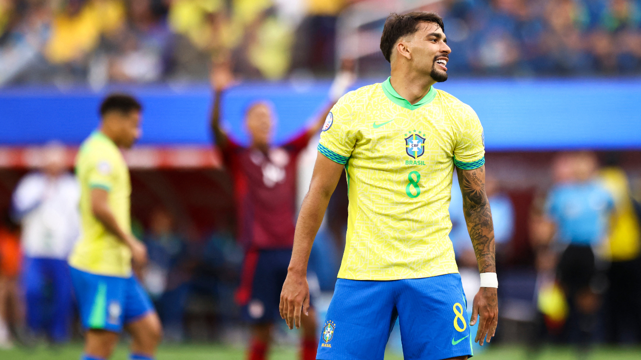 Lucas Paquetá se lamenta por errar ante Costa Rica en la Copa América