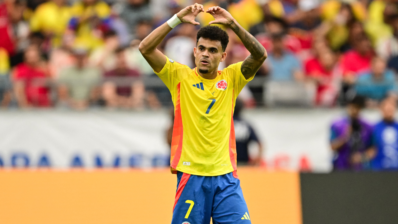 Lucho diaz celebra su anotación de penal ante Costa Rica en la Copa América 2024