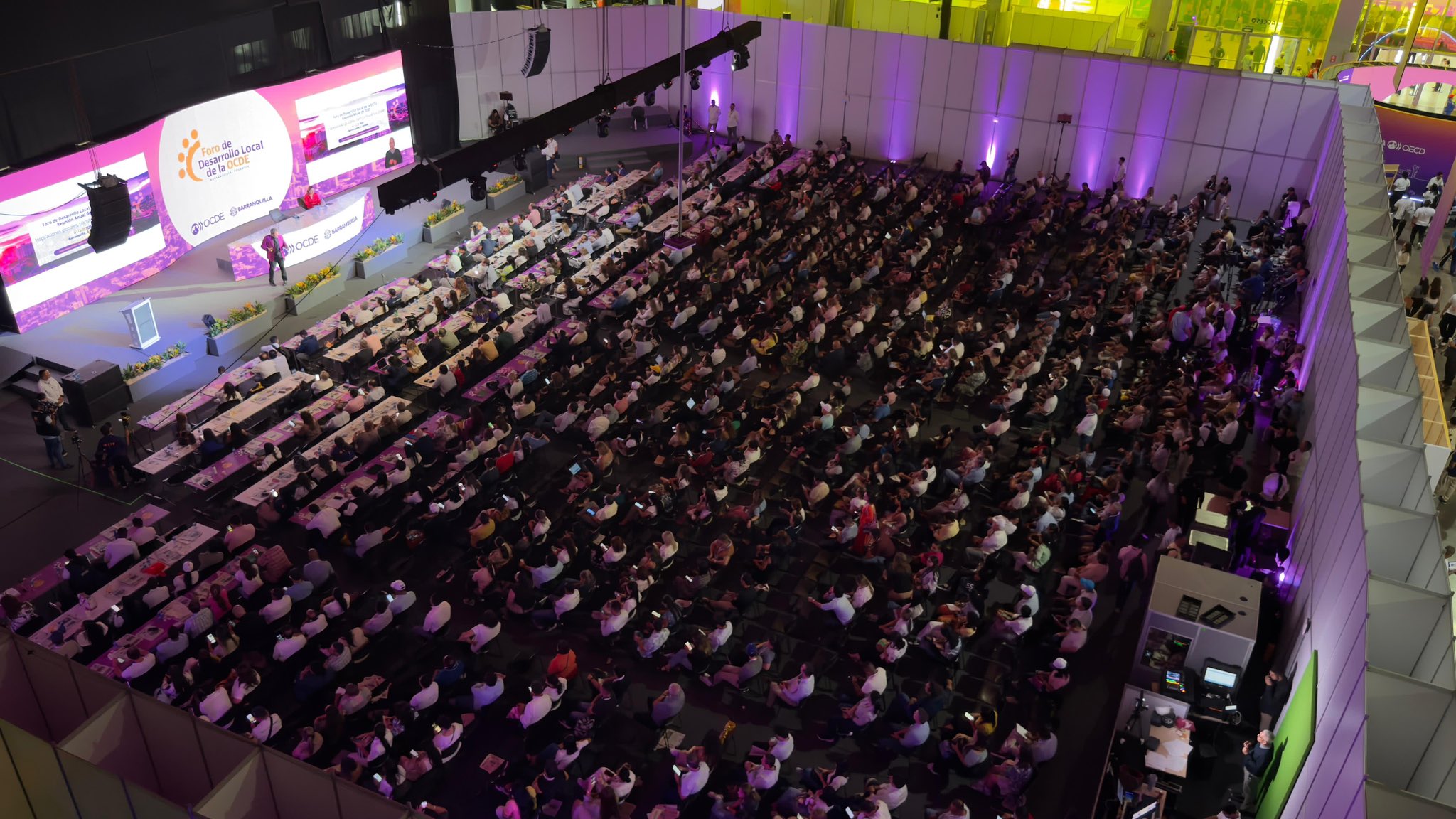 Panorámica de la conferencia de clausura del tercer día del Foro de la OCDE en Barranquilla.