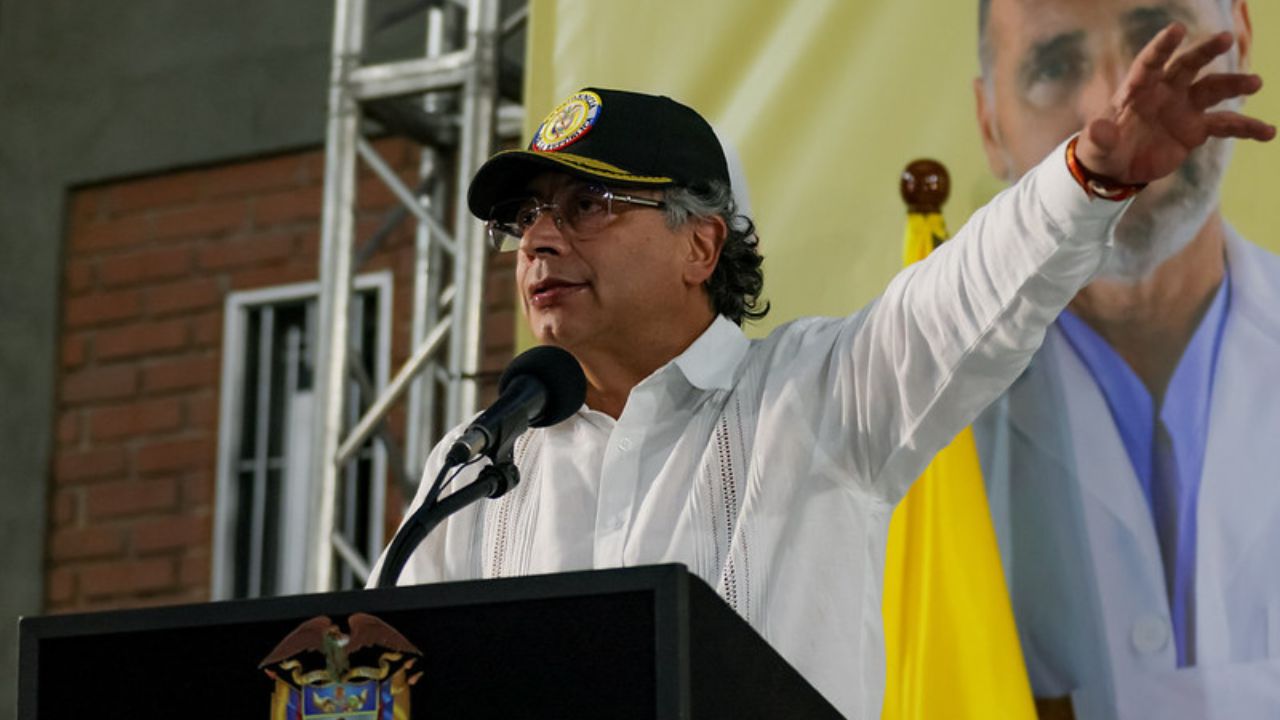 Petro ordenó allanar dispensarios de medicamentos ¿Ejército y Policía pueden realizar la diligencia sin orden judicial