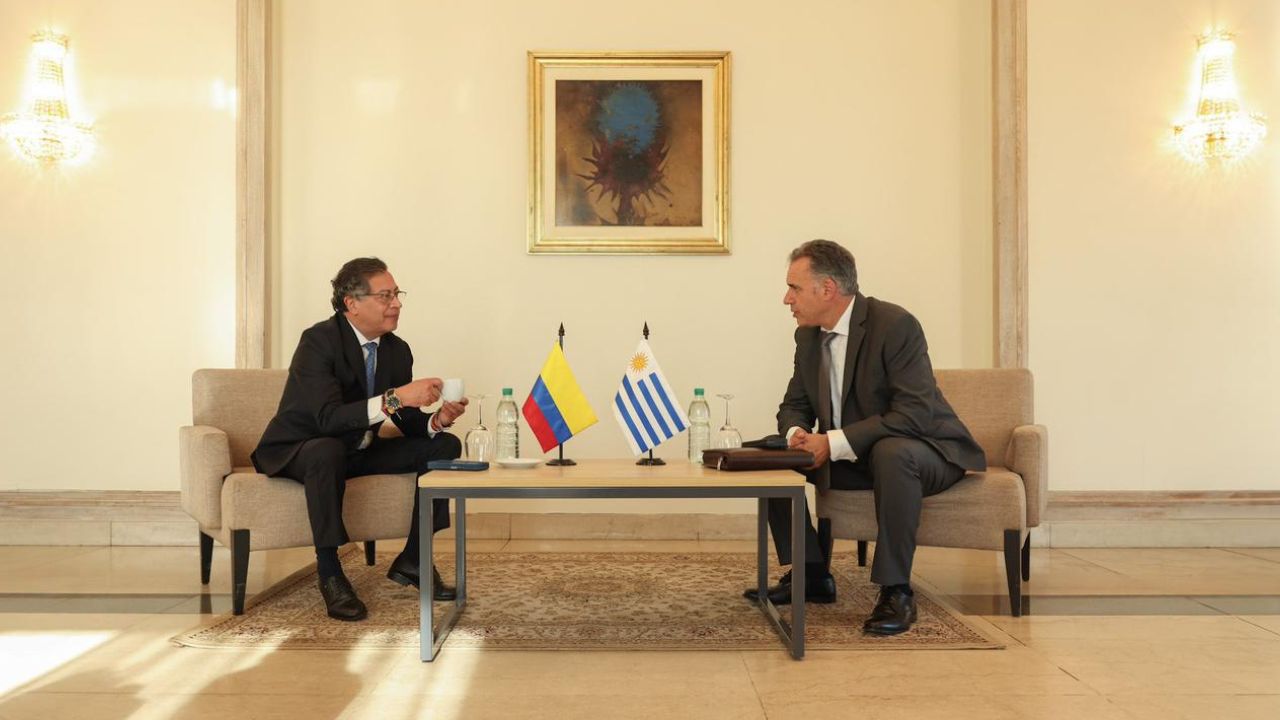 Petro se reunión con presidente electo de Uruguay
