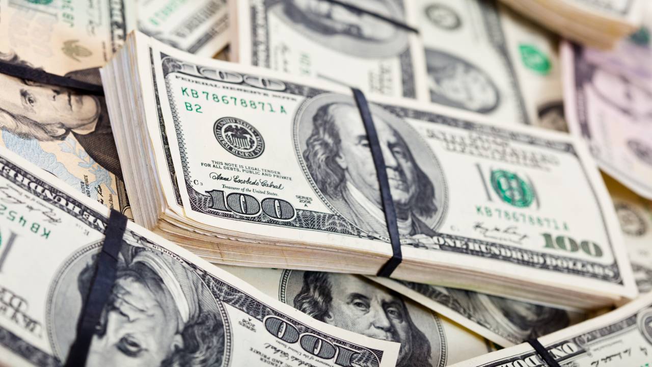 Incertidumbre política, señales económicas mixtas y una decisión personal: ¿comprar o esperar?