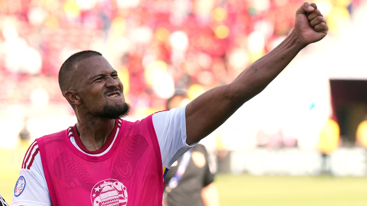 Salomón Rondón celebra el triunfo de Venezuela ante Ecuador por Copa América