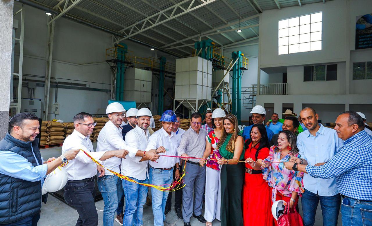 Inauguración o apertura en una planta industrial
