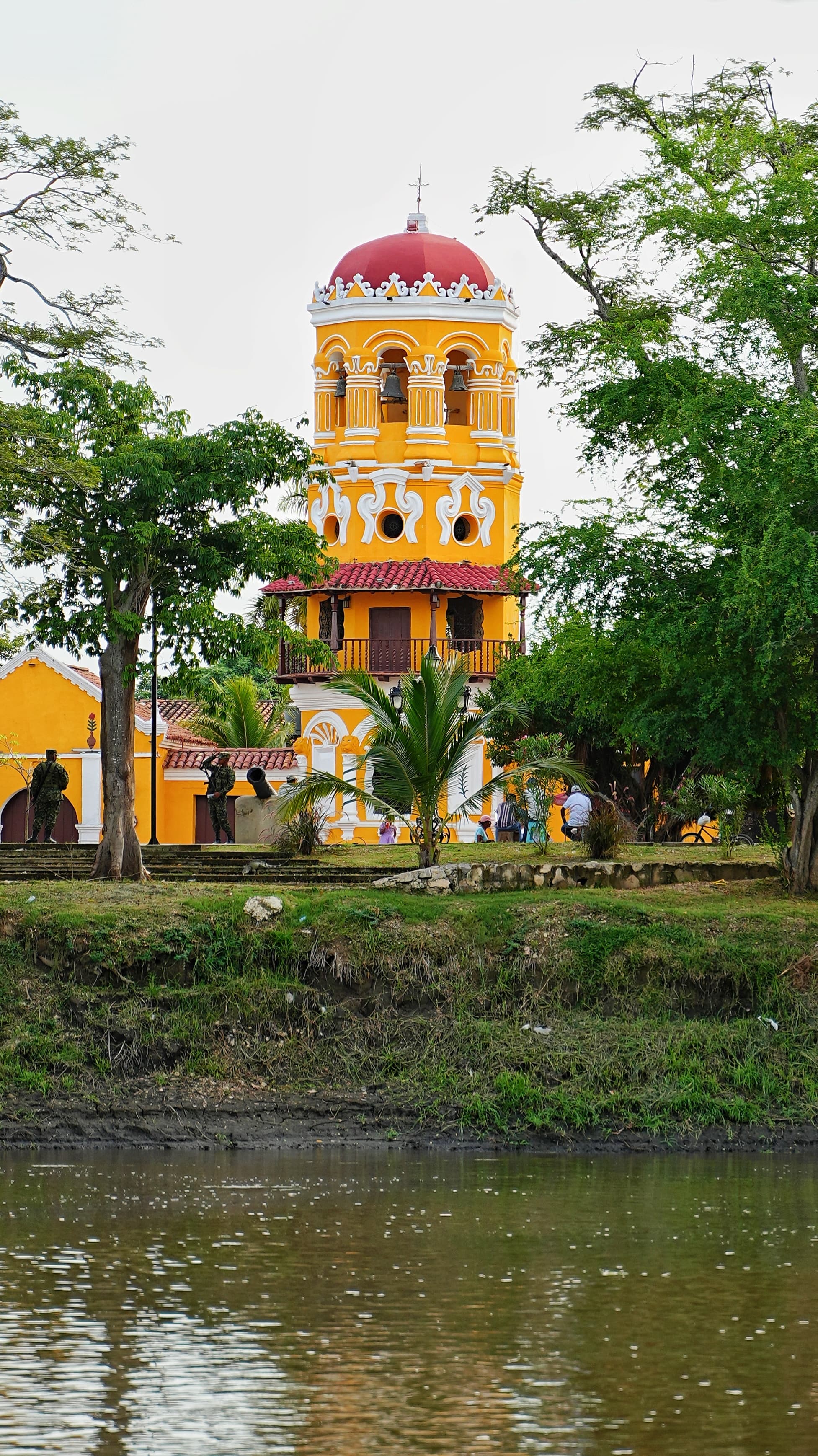 MOMPOX