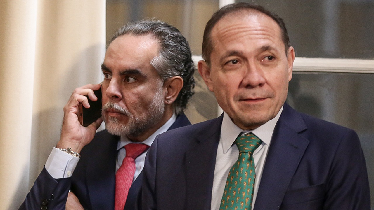 Armando Benedetti, ministro del Interior; Antonio Sanguino, ministro de Trabajo.