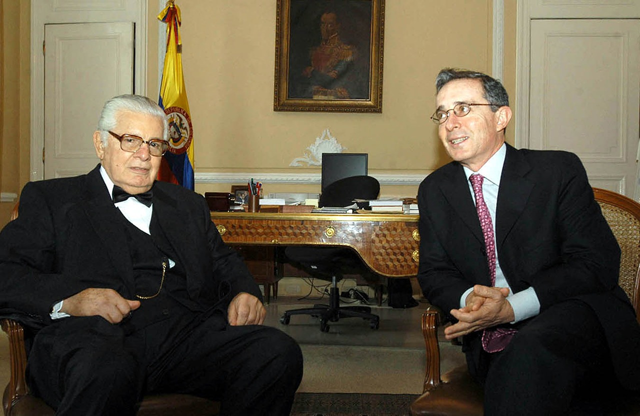 Julio César Turbay Ayala y Álvaro Uribe Vélez.