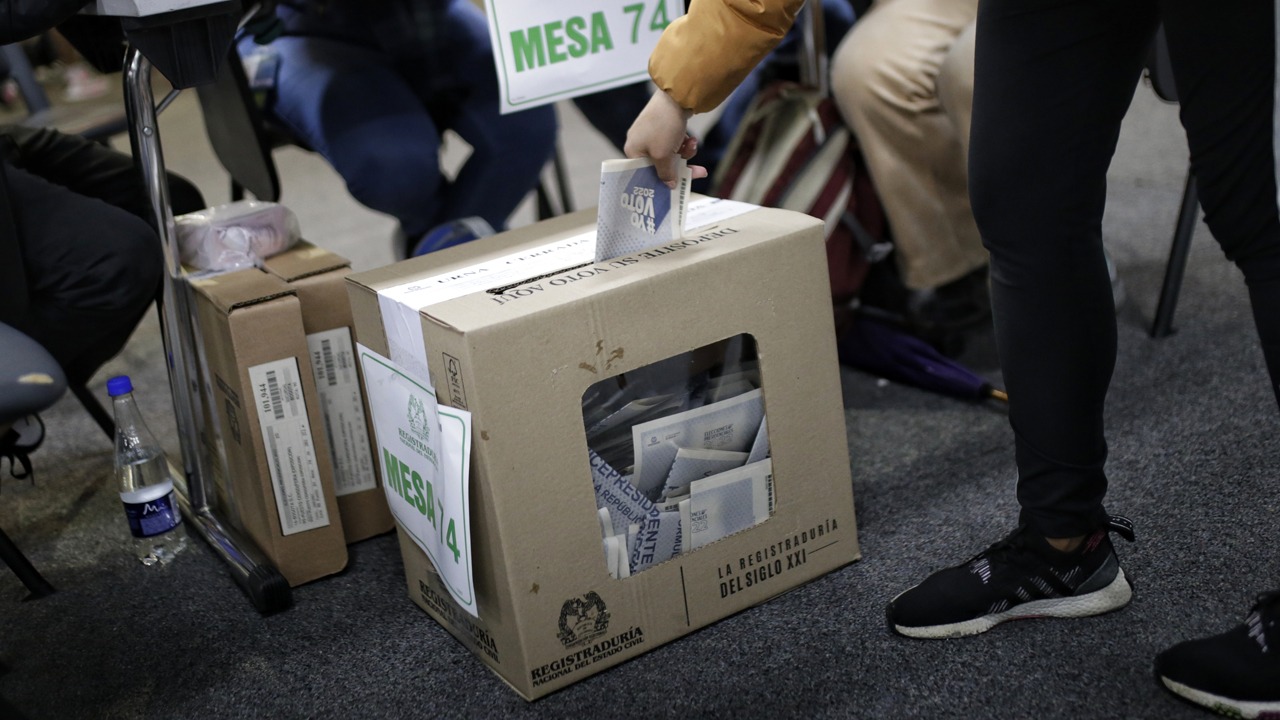Desde el año 2013 Thomas Greg and Sons se ha ganado diferentes contratos con la Registraduría Nacional para adelantar procesos electorales en Colombia.
