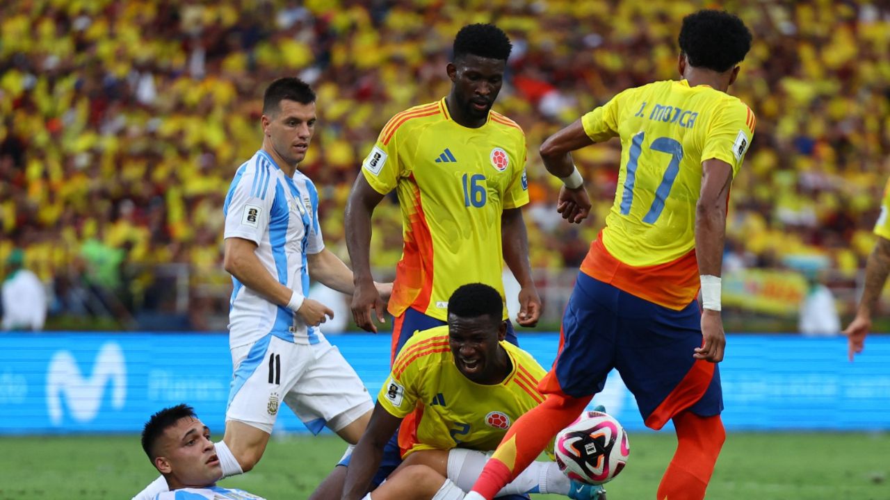 Yerson Mosquera celebró su gol contra Argentina