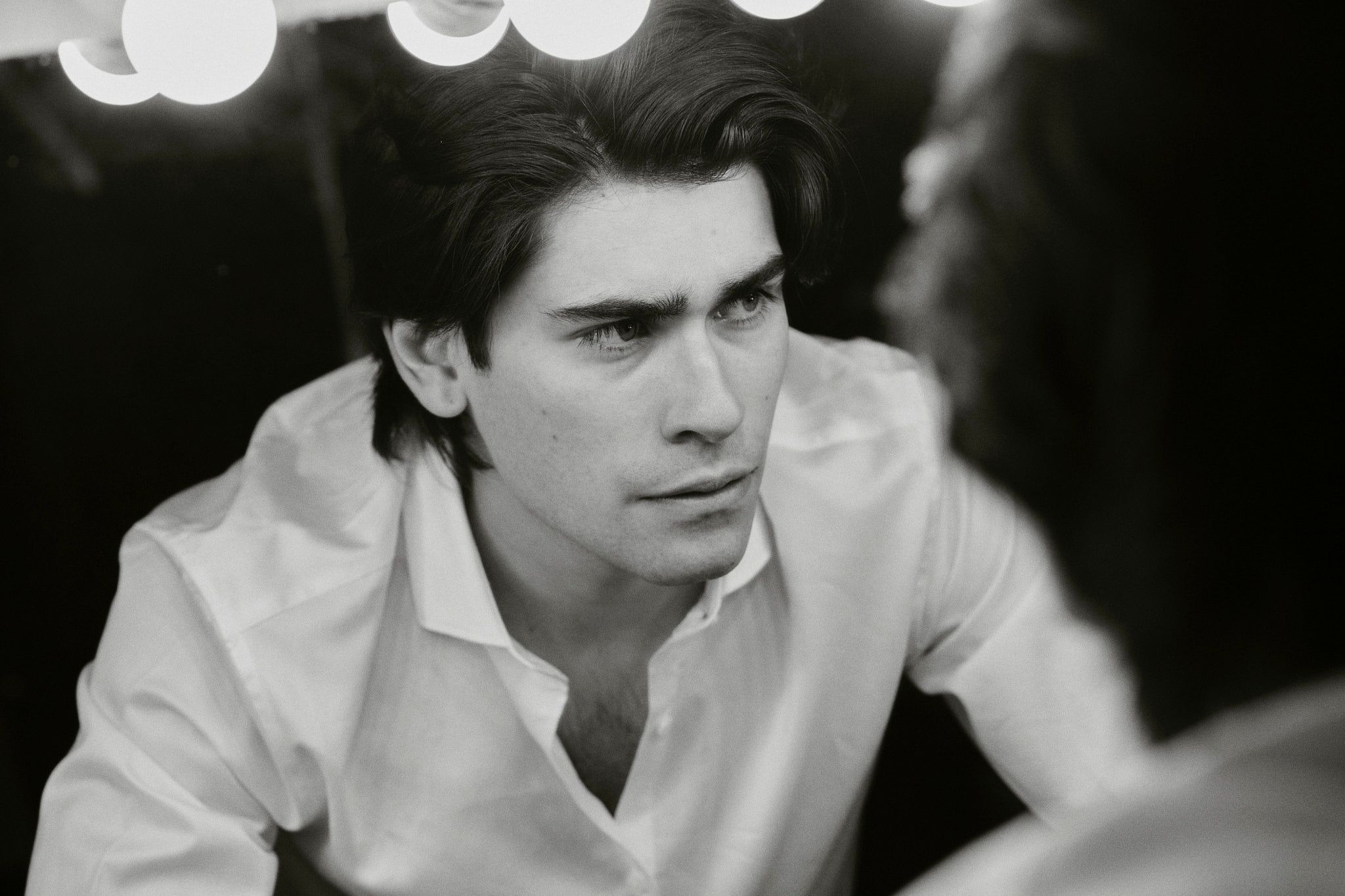 Emiliano Pernía, el actor colombiano que la rompe en Netflix gracias a