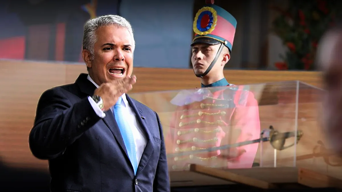 La curiosa petición de Iván Duque antes de dejar ir la espada de Bolívar con Petro