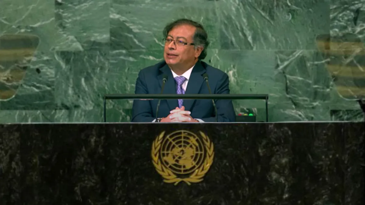 "No les interesa la educación del niño, sino matarle su selva y extraer el carbón y el petróleo de sus entrañas": Gustavo Petro