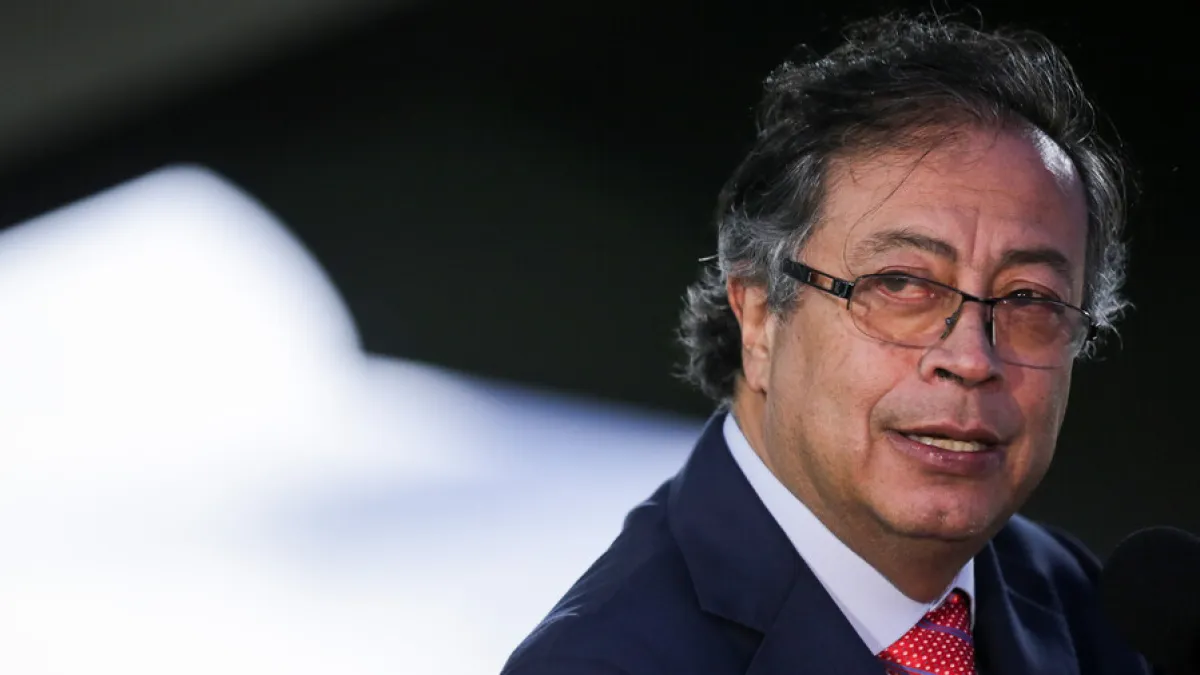 Gremios le recuerdan “amablemente” a Petro que no puede fijar tarifas de energía