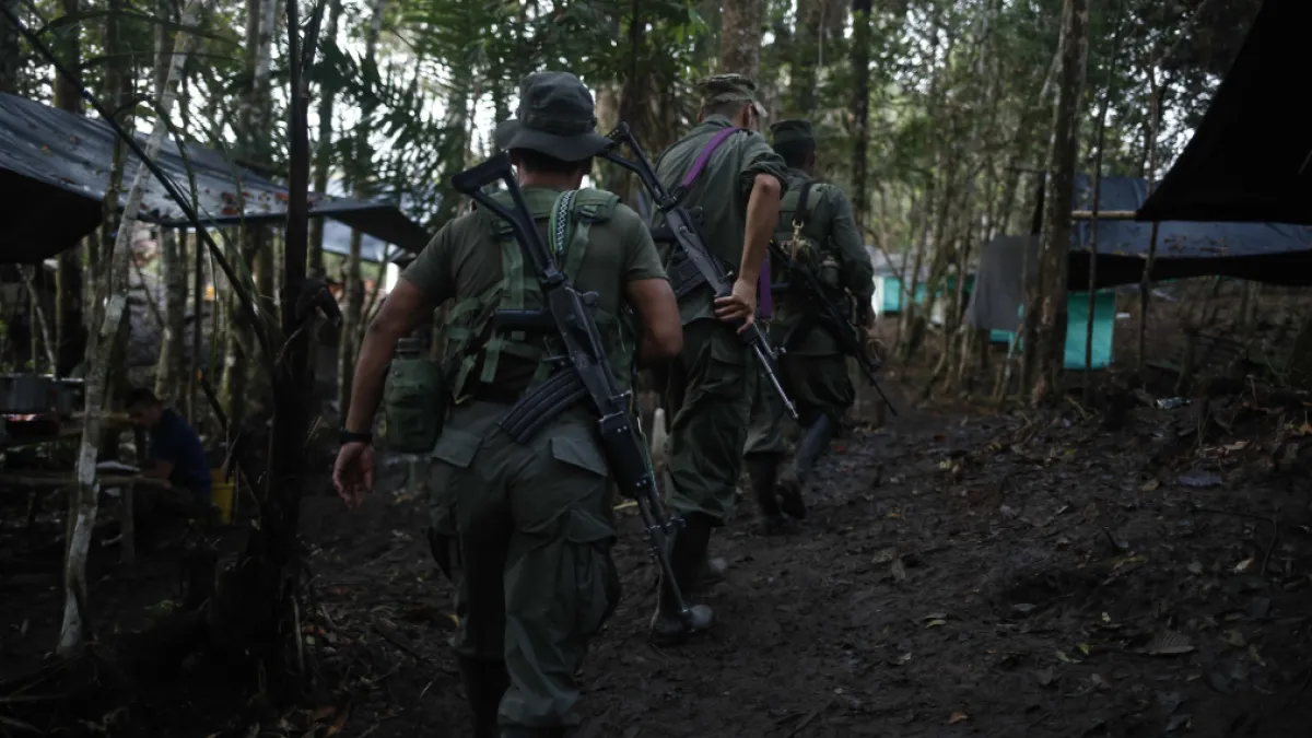 El ELN dice que es mentira que reclute menores, pero el defensor del Pueblo lo contradice