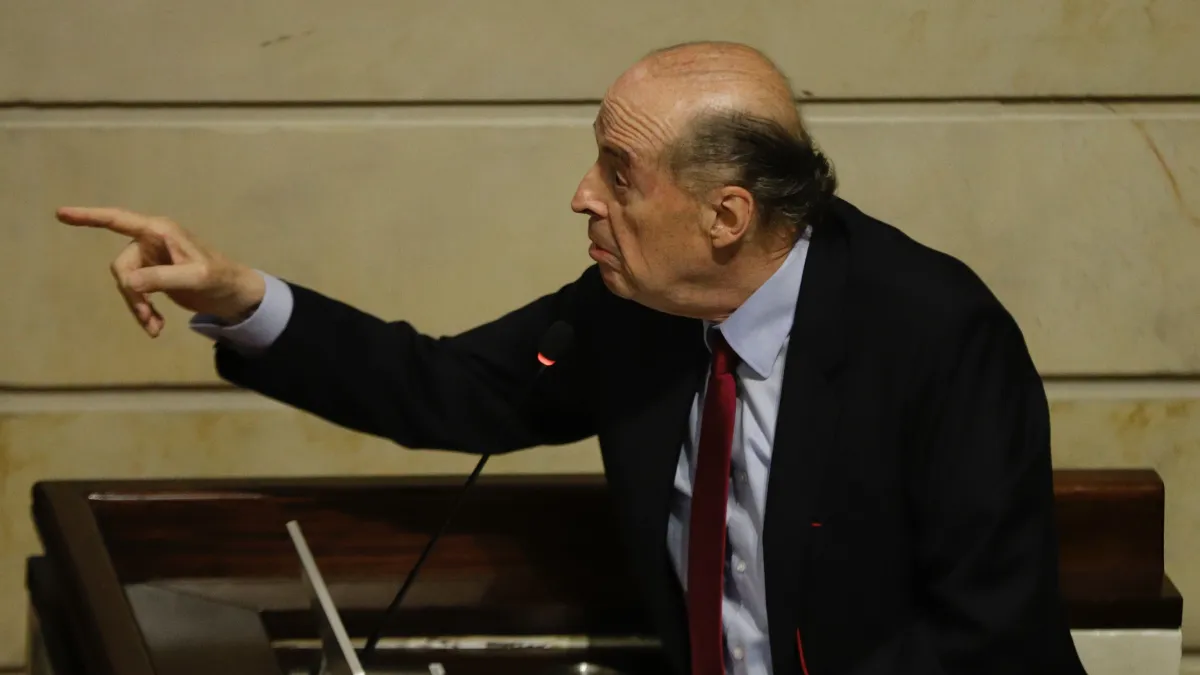 Suspendida licitación de pasaportes en la Cancillería. ¿Hay riesgo de escasez?