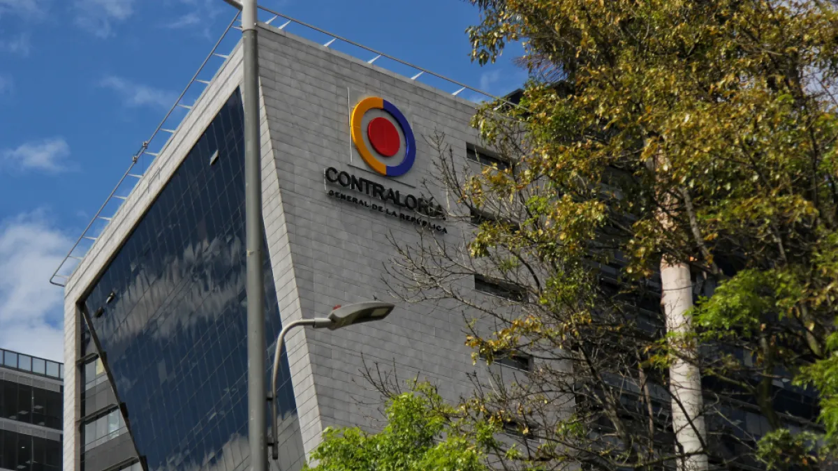 Por no cobrarlos, MinTic y MinComercio dejaron perder 119.000 millones de pesos