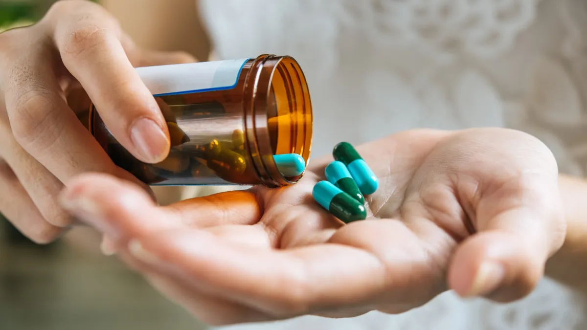 El peligro de automedicarse con antibióticos
