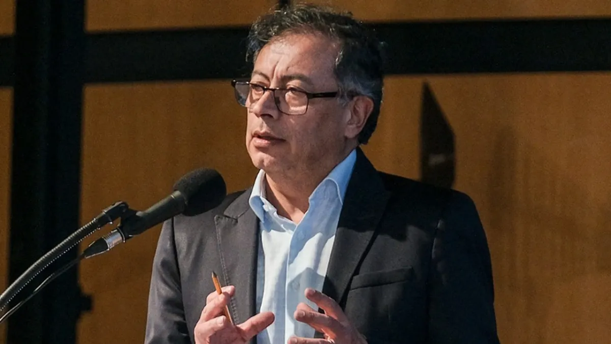 La pruebas del CNE sobre los 12 pagos no reportados de la campaña de Gustavo Petro