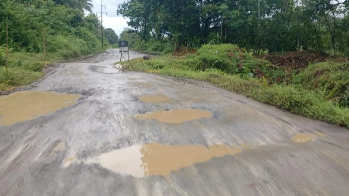 La vía inacabable entre Bahía Solano y el corregimiento El Valle, en el Chocó