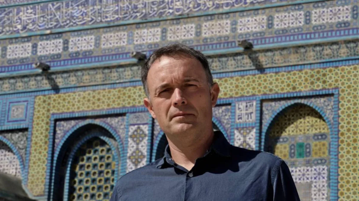 “Gaza vive un cerco auténticamente medieval”: Mikel Ayestaran, premio Ortega y Gasset por documentar el hambre en la Franja