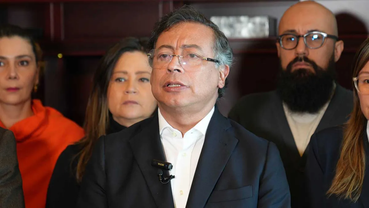 Gustavo Petro va ahora por una consulta popular recargada
