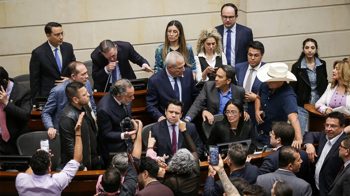 Cabildo popular, consulta y movimiento social: los confusos caminos del Gobierno tras derrota en el Senado