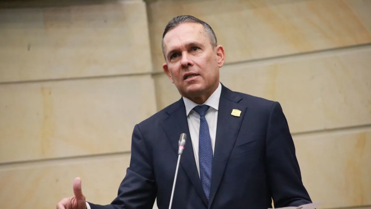 Presidente del Senado acusa a Petro de querer suplantar al Congreso y a la justicia