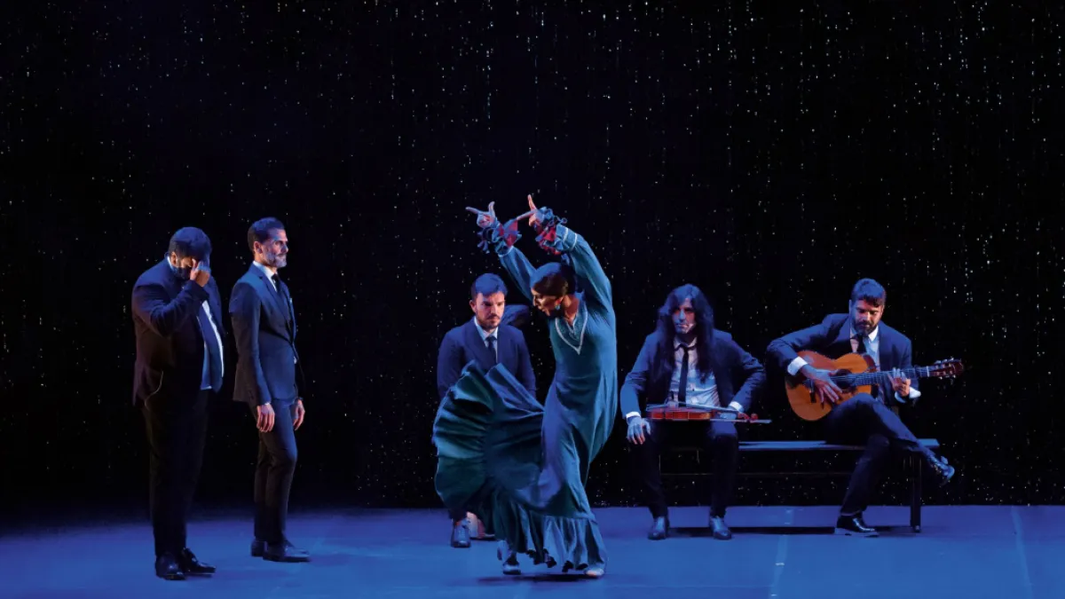 “La bata de cola me dio libertad”: Manuel Liñán, el flamenco ‘queer’ que desafió la tradición