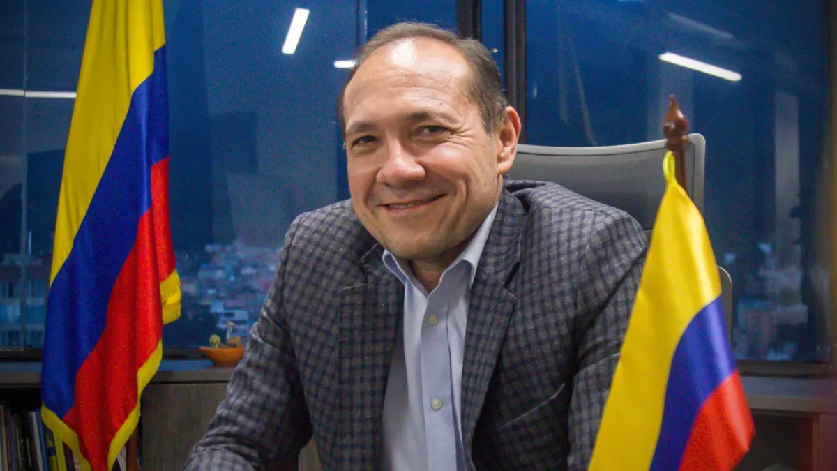 ‘La lucha armada es inútil, logramos más en democracia’: Antonio Sanguino