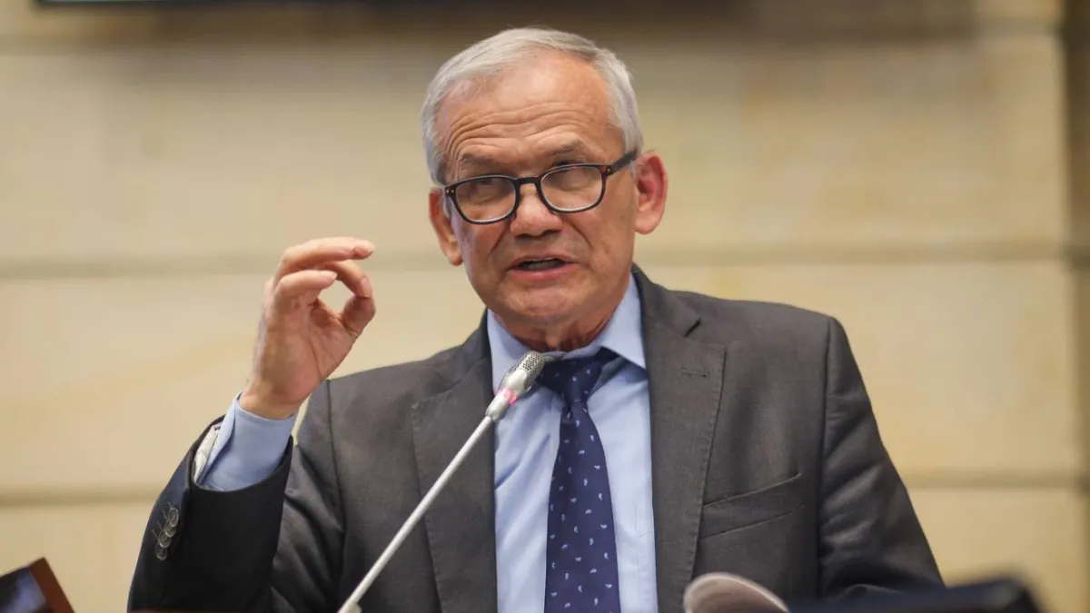 Ordenan capturar a Carlos Ramón González, exdirector del Dapre, por escándalo de corrupción en la UNGRD