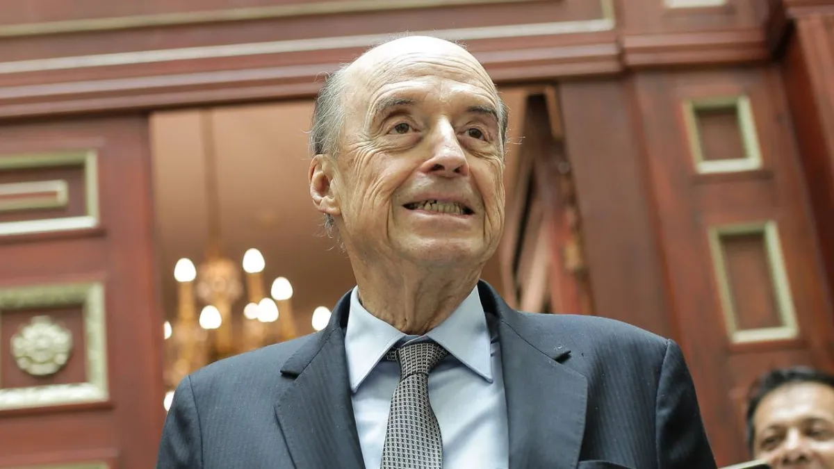 Procuraduría llama a juicio disciplinario al excanciller Álvaro Leyva por incumplir suspensión