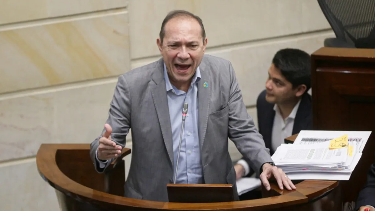 Antonio Sanguino sí irá a juicio por 'carrusel de la contratación' en Bogotá; el ministro de Trabajo se pronunció