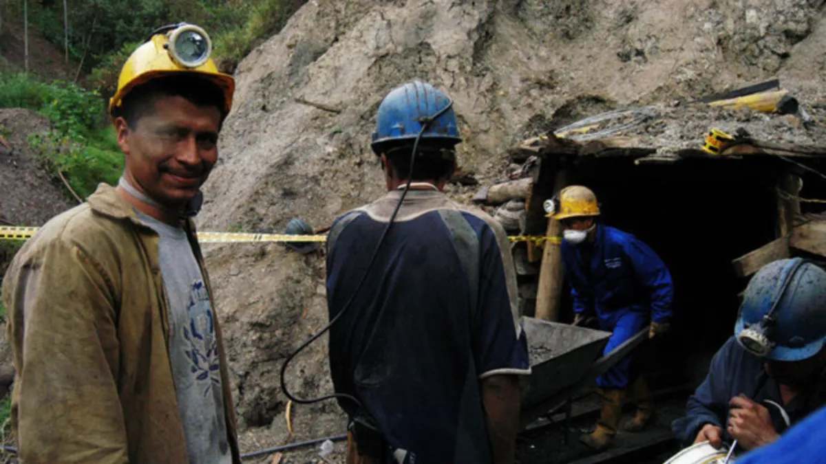 Mineros y parameros bloquean los principales corredores viales de Boyacá: ¿por qué?