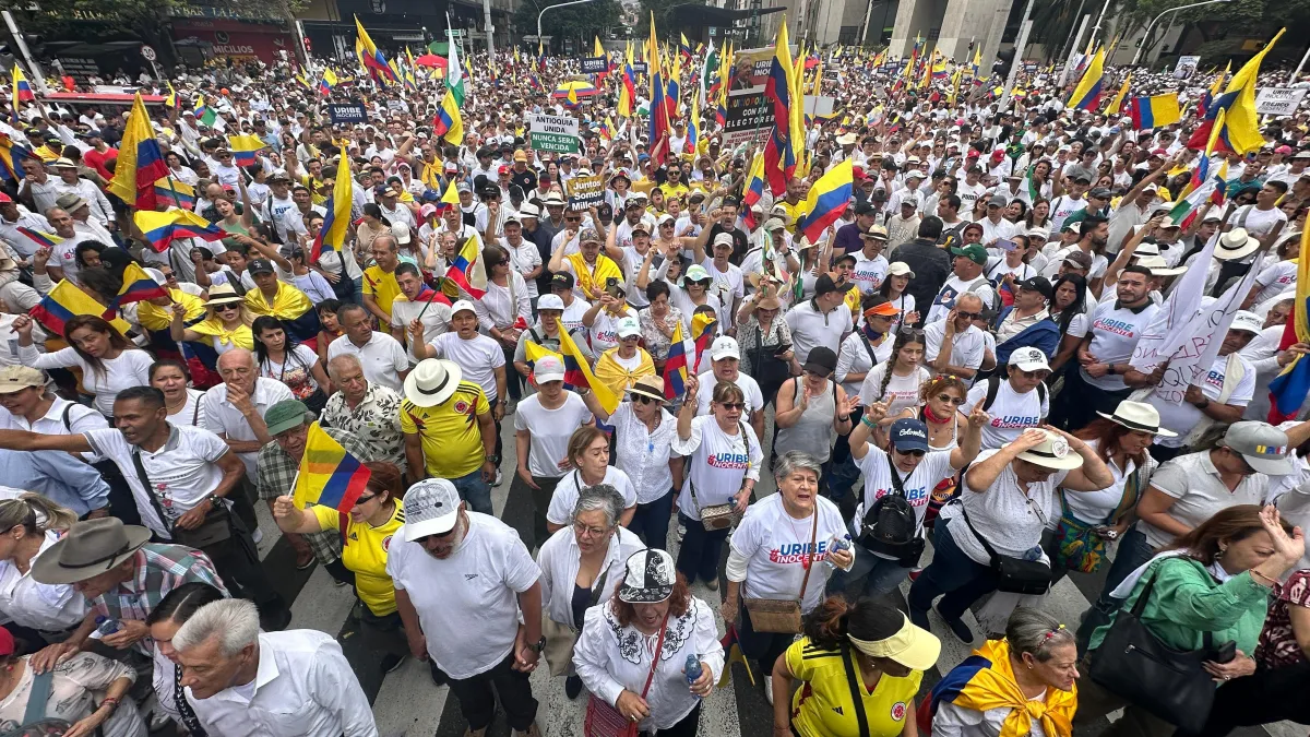 El uribismo recuperó la calle, pero aún no encuentra su candidato