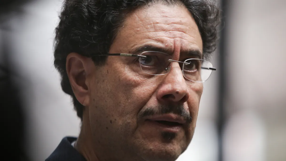 Iván Cepeda y su serena firmeza