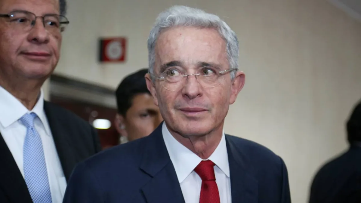 Aceptan impedimento al magistrado Ramiro Riaño para estudiar la tutela que pide libertad de Álvaro Uribe: ¿quiénes se quedan con el caso?