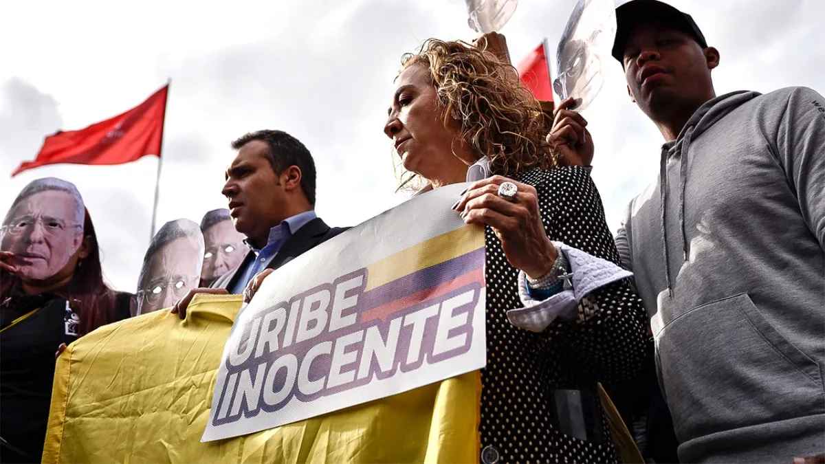 El uribismo busca recuperar oxígeno político en la calle 
