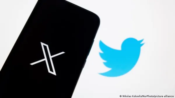 Adiós Twitter, hola X: Musk cambia emblema a la red social
