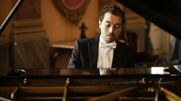 El pianista Mauricio Arias Esguerra lanza hoy su álbum ‘¡Colombia viva! Volumen 2’