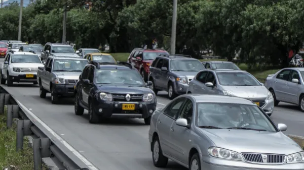 Colombia es el tercer país más caro en el mundo para tener carro: así son los gastos mensuales