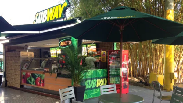 Roark Capital comprará cadena de sándwiches Subway por hasta 9.550 millones de dólares
