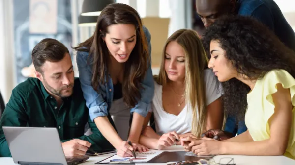Ofertan becas todo pago para diplomados en España: ¿cómo aplicar?