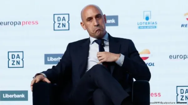 "Inaceptable": RFEF ofrece disculpas por conducta de Rubiales