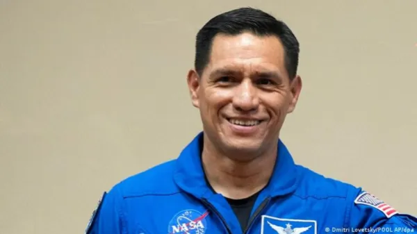 Aterrizó astronauta latino que estuvo varado en el espacio